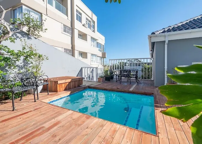 4 Bedroom House In Camps Bay