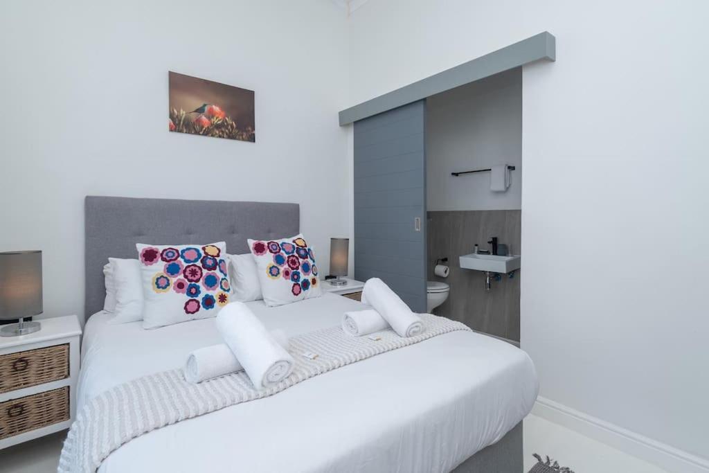 4 Bedroom House In Camps Bay * Cape Town