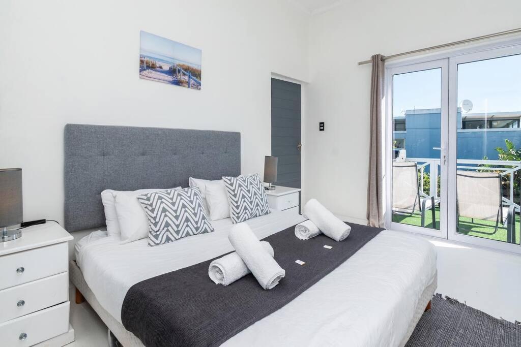 4 Bedroom House In Camps Bay Holiday home *