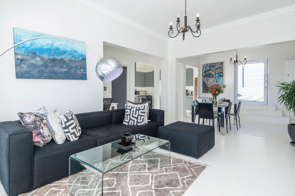 4 Bedroom House In Camps Bay *