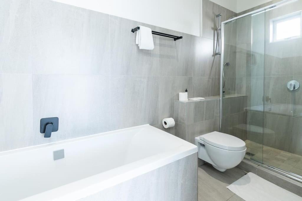 4 Bedroom House In Camps Bay Holiday home *